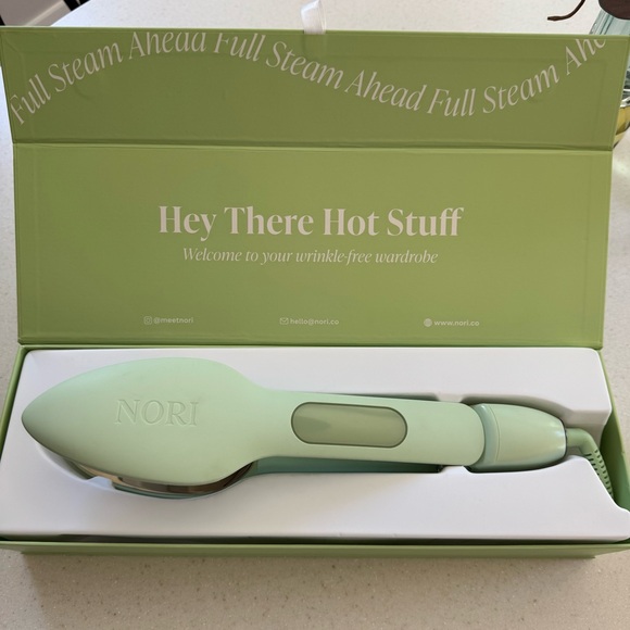 Nori Press Travel Steam Iron, Green - Picture 3 of 4